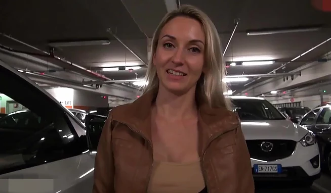 Двухминутный перепихон с немкой на парковке перед вылетом