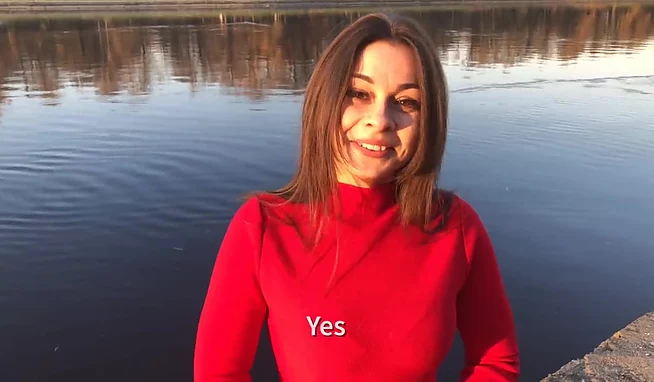 Показал как переключать передачи в машине на своём хуе