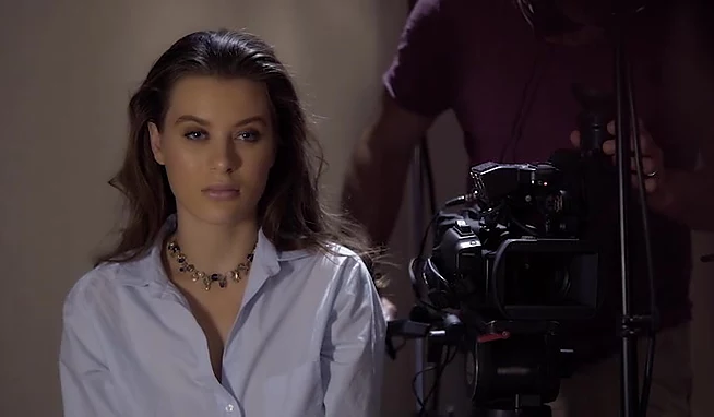 Порно-фильм: Lana la Soumise / Подчинение Ланы (с русским переводом)