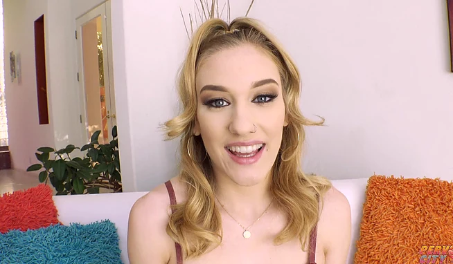 Только не обосрись, когда буду лизать твой анус, а то не выебу